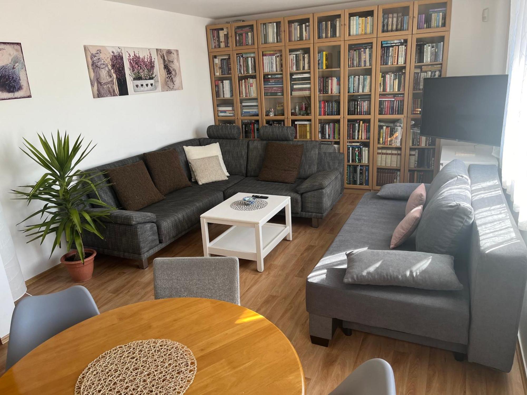 Apartman S Wellness Sluzbami Cercany Екстер'єр фото